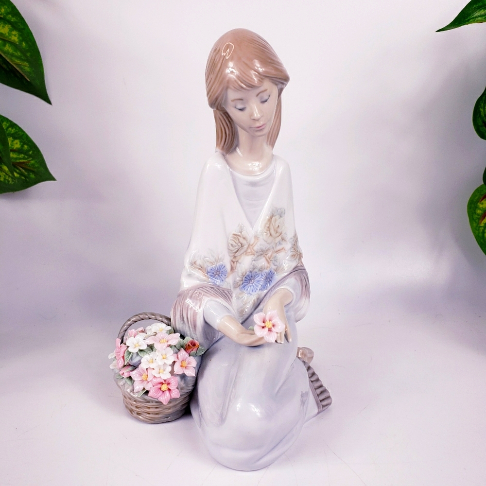 Lladro "Flower Song" 7607 Collectors Museum Limited Girl Basket Flower Box 7 in